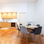 Casa Degli Artisti, A Spacious In The Center *