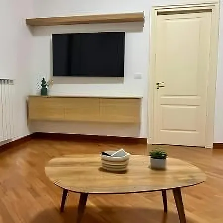 Casa Degli Artisti, A Spacious In The Center Appartamento *