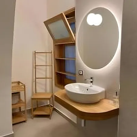 Appartamento Casa Degli Artisti, A Spacious In The Center