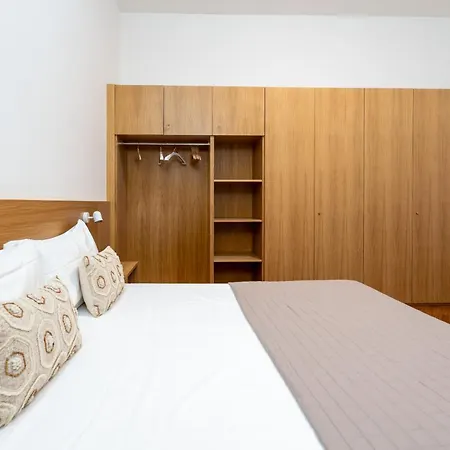 Casa Degli Artisti, A Spacious In The Center *