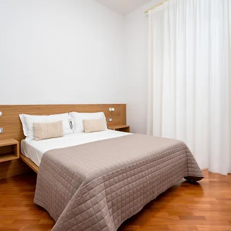 Casa Degli Artisti, A Spacious In The Center