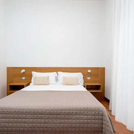 Casa Degli Artisti, A Spacious In The Center Appartamento Catania