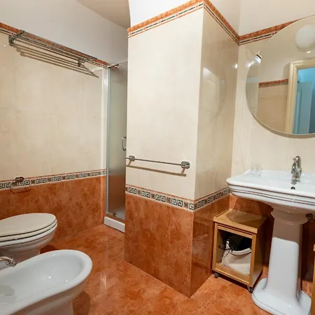 Appartamento Casa Degli Artisti, A Spacious In The Center *