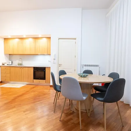 Casa Degli Artisti, A Spacious In The Center *